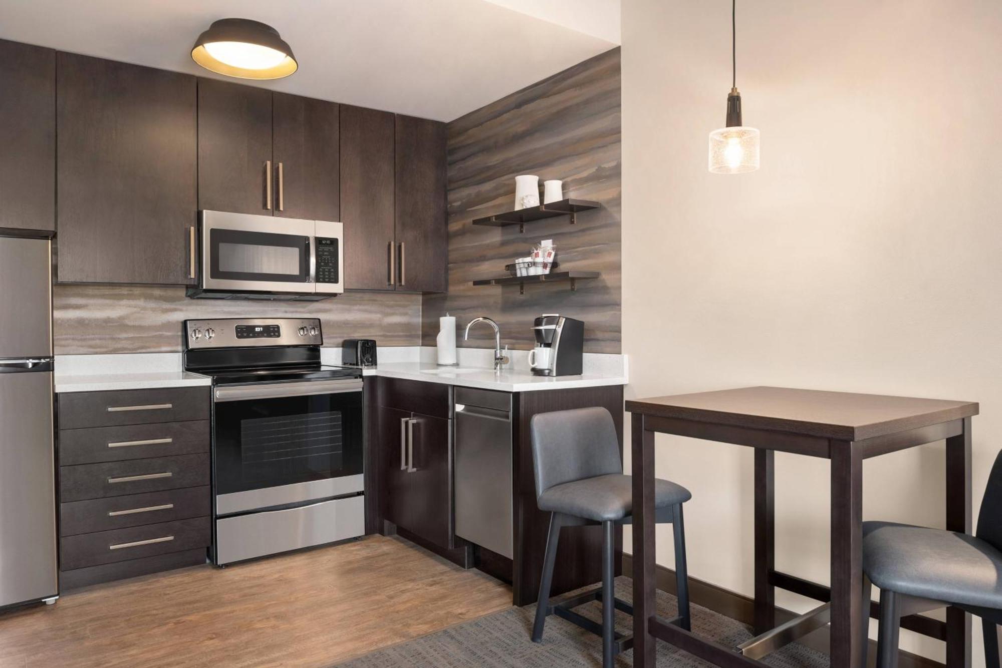 1 Bedroom Suite, 1 King, Sofa bed,1633055430:JPEG
